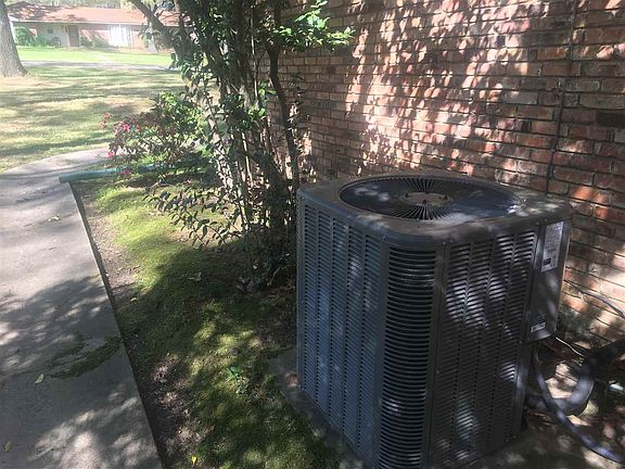 2nd image of 1012 Creekwood Ln