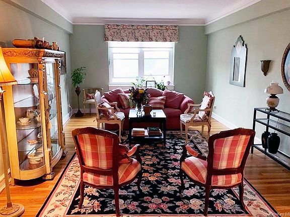 3rd image of 90 Bryant Ave #6CE