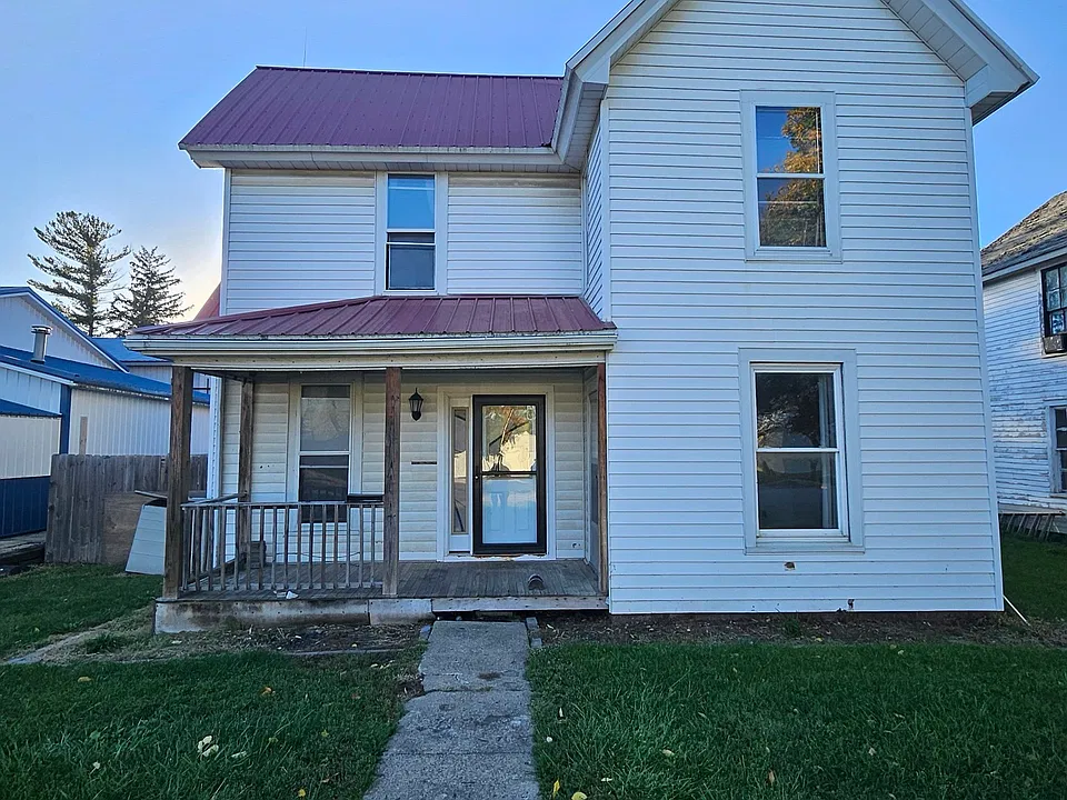 206 N Main St