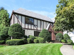 14 Bellegrove Dr, Montclair, NJ 07043