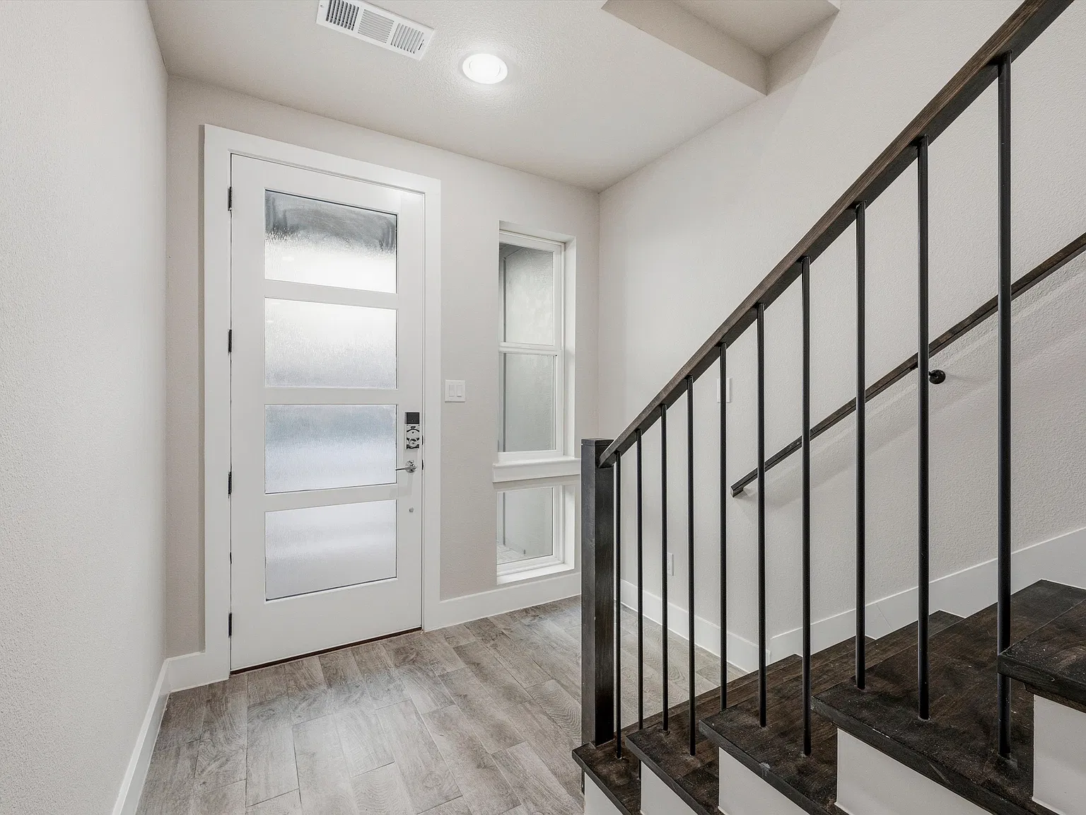 3 bed, 2314 sqft, $3,500 — Photo 3