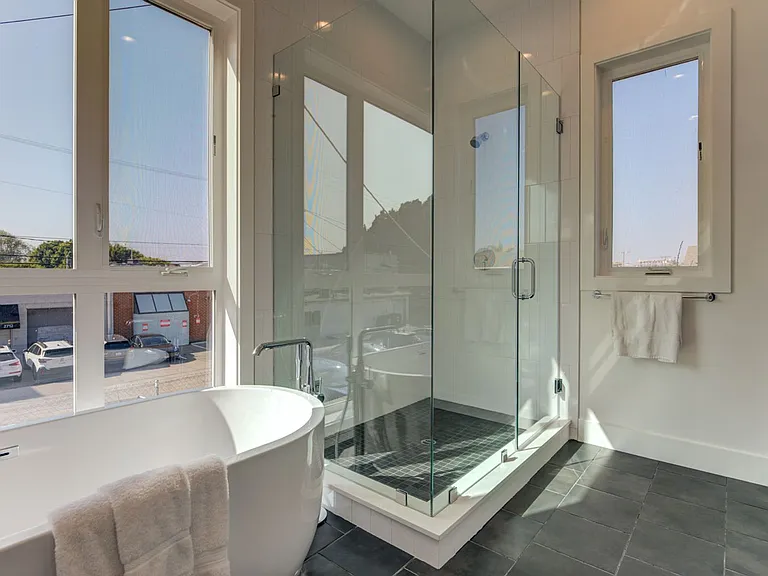 Fantastic 2 Story Farm House style Home with 4 Bedrooms and 3 Baths in Mid City area — Photo 57