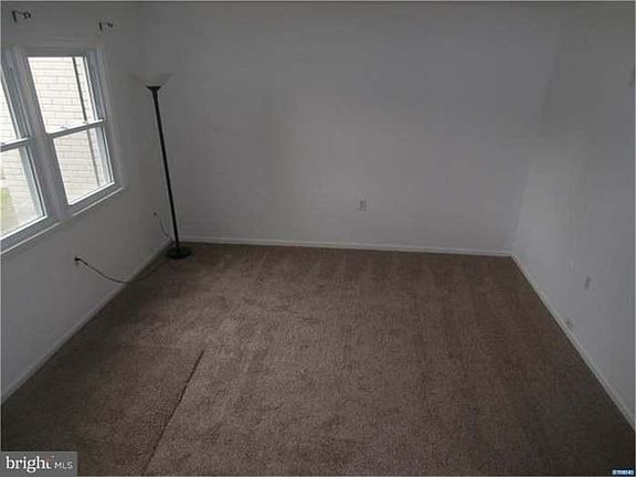 3rd image of 88 Ethan Allen Ct