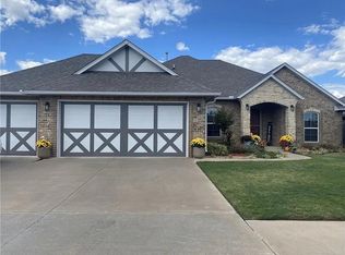 11301 SW 38th St, Mustang, OK 73064