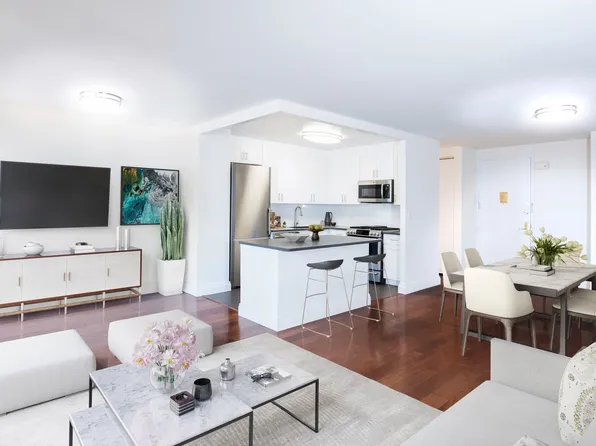 245 East 58th Street image 4 of 5