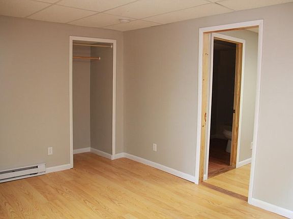 5th image of 37 Willow St #4