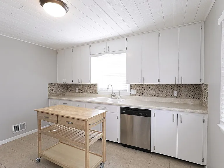 5540 Oldham St — Photo 7