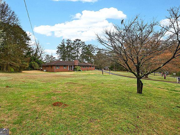 3rd image of 2362 Rugby Ln