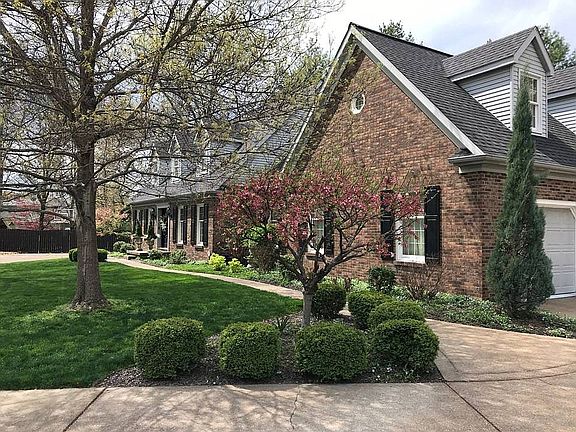 3rd image of 7744 Hermitage Ct