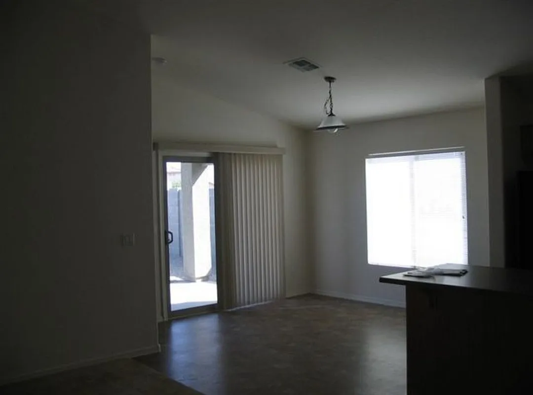 4 bed, 1700 sqft, $3,500 — Photo 4