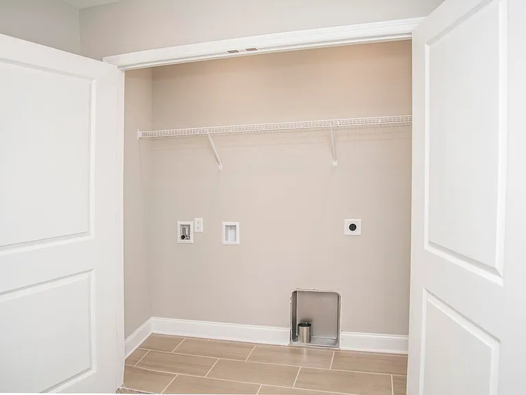 496 Bellingham Dr NE — Photo 13