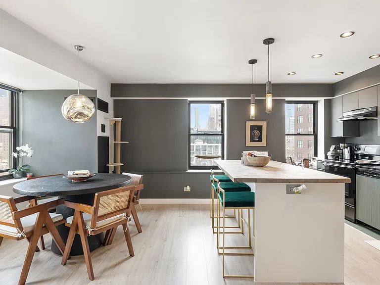 40 E 9th St #1612 — Photo 4