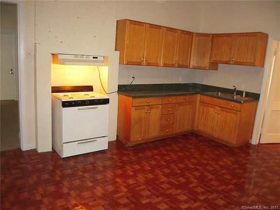 2nd image of 15 Elizabeth St #1