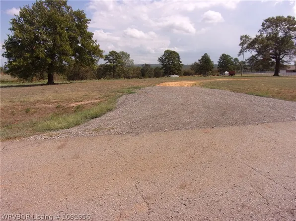 8800 White Oak Rd, Mulberry, AR 72947