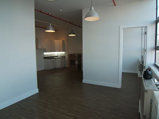 Rented by Joel Weisz, LREB | media 2