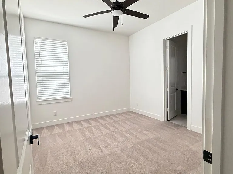 24638 Lukes Landing Way — Photo 18