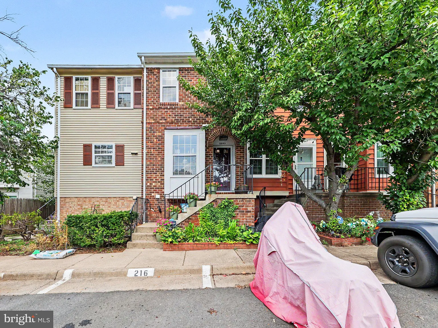 2 bed, 1.5 bath, 1326 sqft, $2,645 — Photo 2