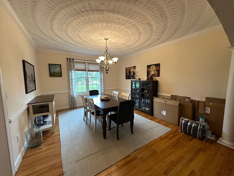 1320 Club House Dr — Photo 8