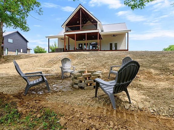 2nd image of 186 Stones River Ln