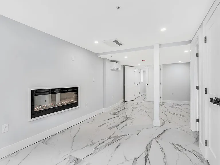 Living/Dining Area