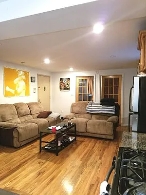 Rented by MCR Realty | media 17