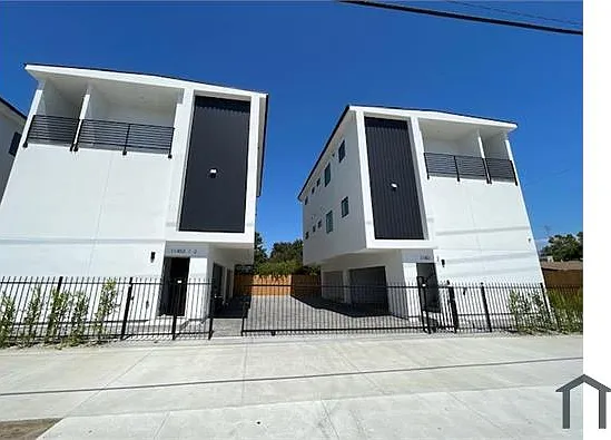 3 bed, 970 sqft, $3,300 — Photo 2