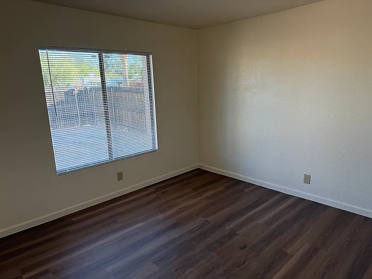 2101 N Belvedere Ave — Photo 15