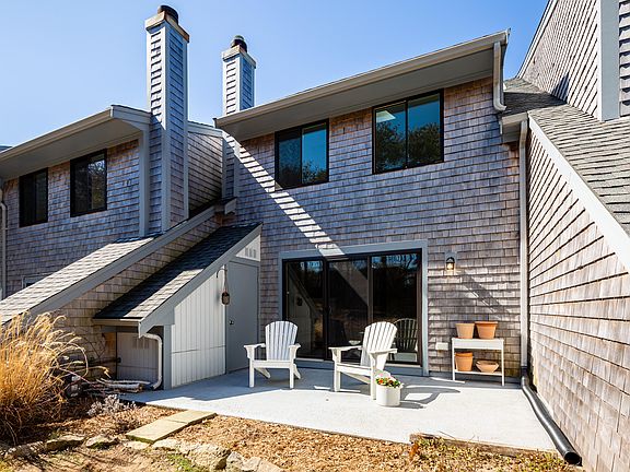 3rd image of 66 Crescent Ln
