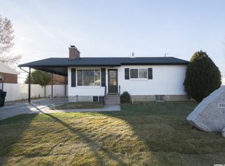 9804 S Garnet Dr, Sandy, UT 84094