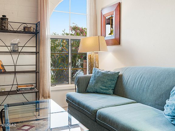 3rd image of 468 S Paseo Lobo