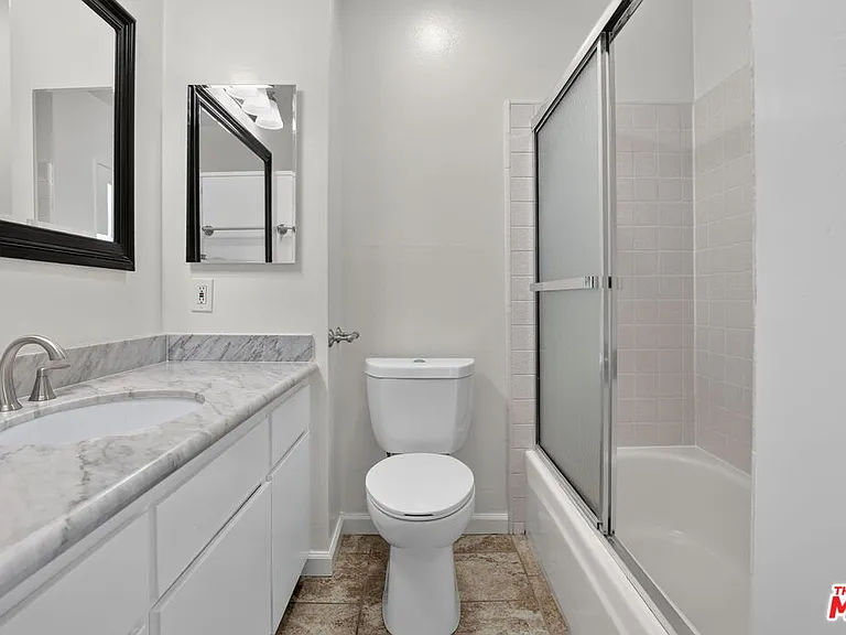 311 Montana Ave #302 — Photo 22