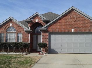 6713 Armstrong Ct, Fort Worth, TX 76137