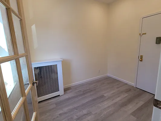 Rented by Capri Jet Realty Corp | media 15