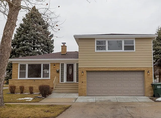 15245 Oak St photo 1