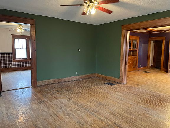 5th image of 461 W Summit St