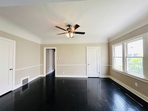 5th image of 114 S Sycamore Ave #1185