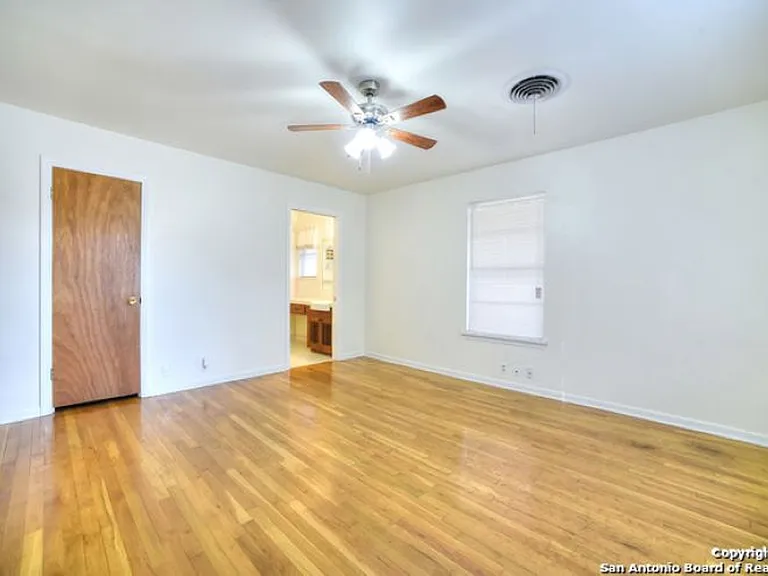 3223 Oakleaf Dr — Photo 17