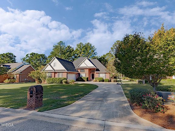 3rd image of 307 Idle Pines Dr