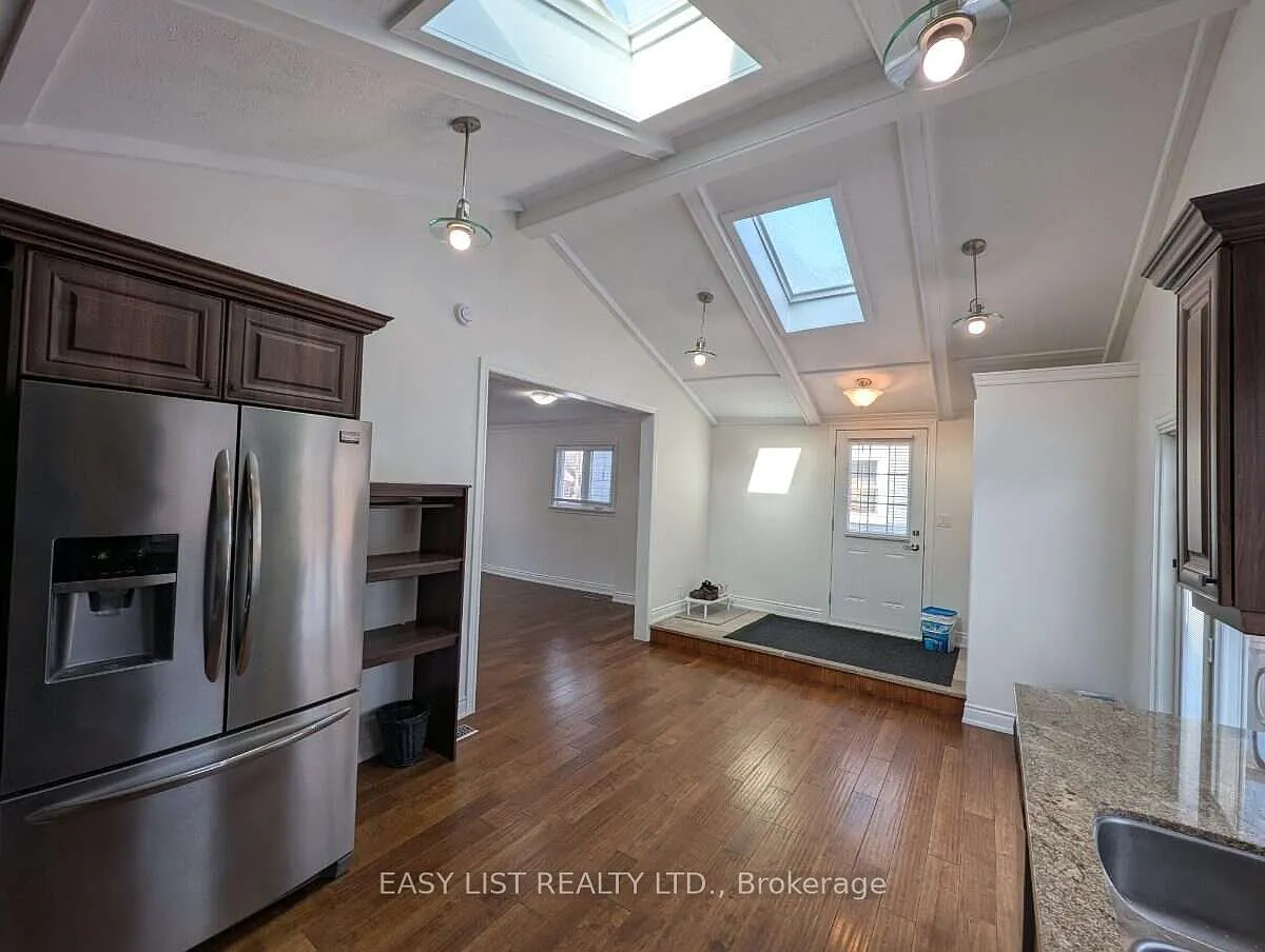 3 bed, $3,395 — Photo 2