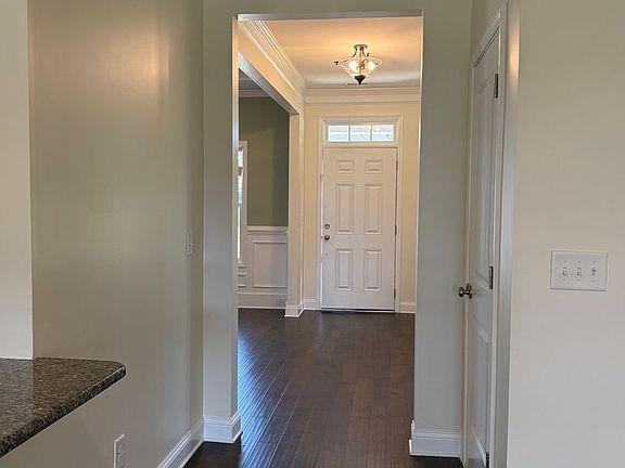 3rd image of 538 Saratoga Rd