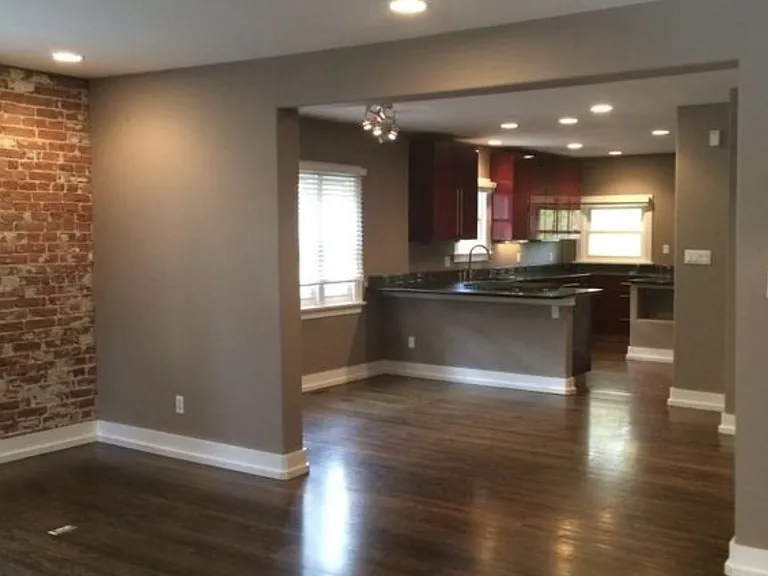 809 S York St — Photo 7