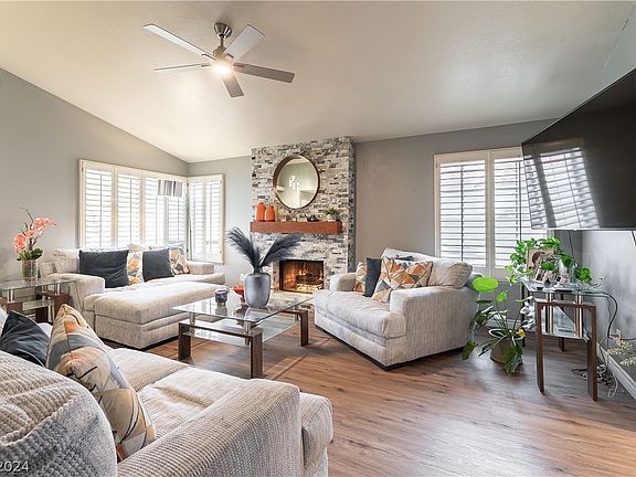 4th image of 9709 Sierra Mesa Ave
