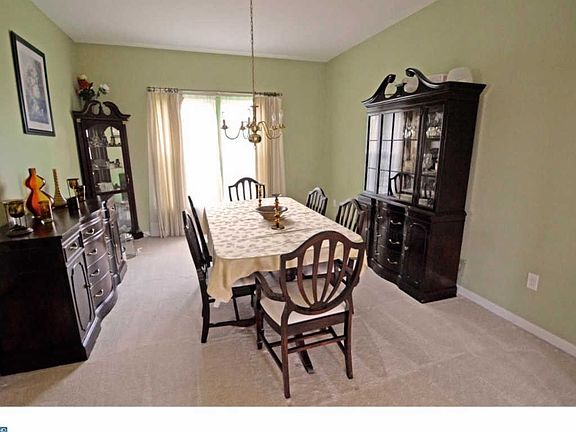 5th image of 518 Amanda Dr