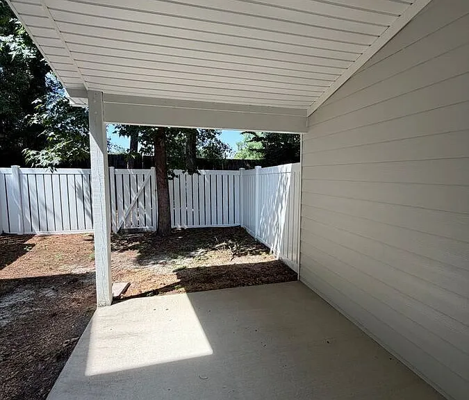 1033 Masons Place Cir #B — Photo 11
