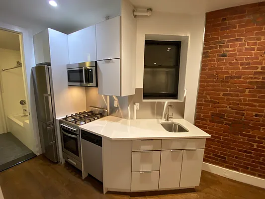 Rented by Corcoran | media 5