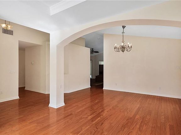 4th image of 111 Jardin Ln