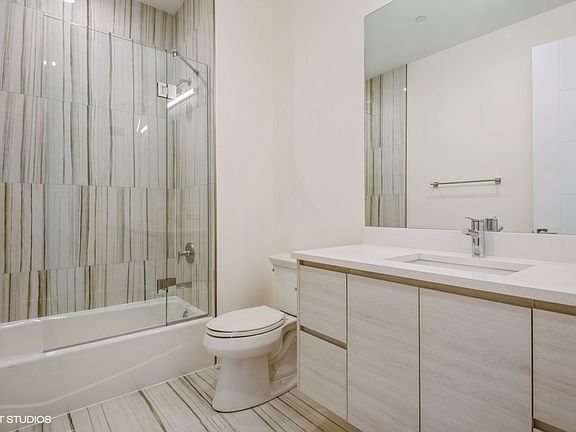 5th image of 2401 W Wabansia Ave #4