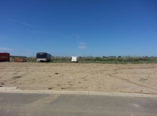 2713 21st St NW, Minot, ND 58703