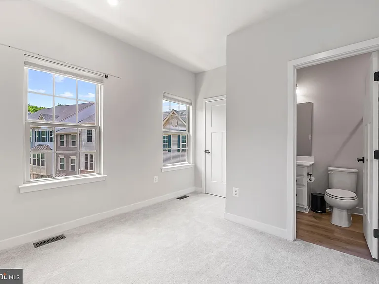9826 Posterity Ln — Photo 28