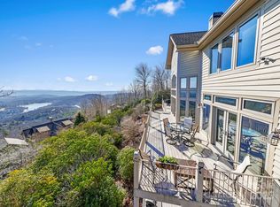 1482 Toxaway Dr, Lake Toxaway, NC 28747